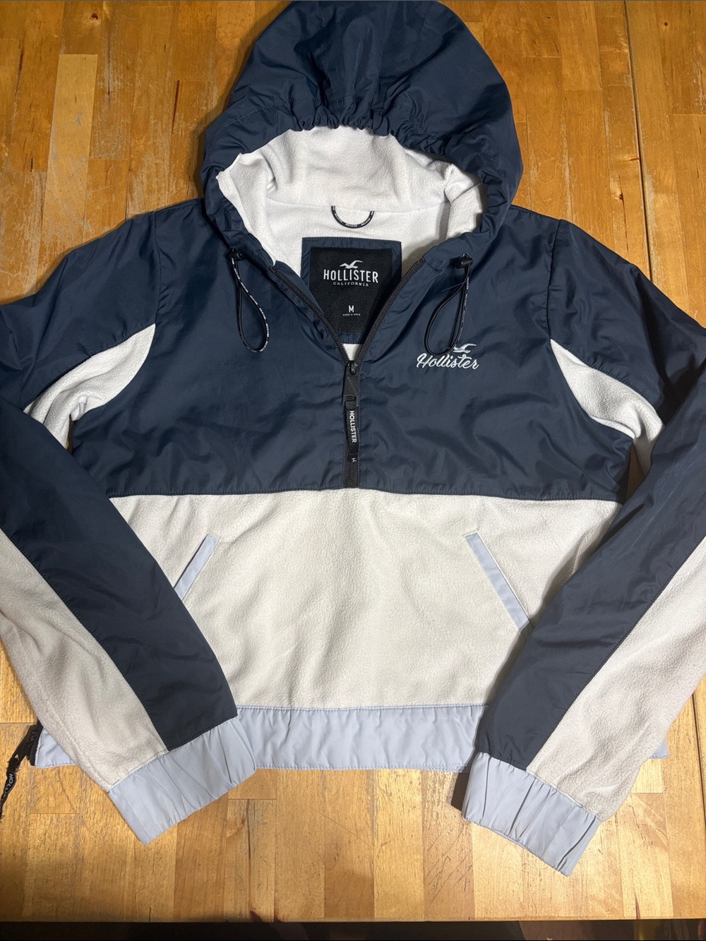 Hollister Cropped Windbreaker jacket